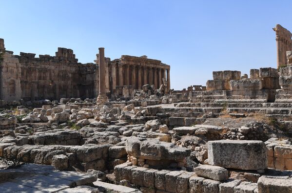 Ruins of the Big court in the temple complex of Baalbek, Lebanon. - Sputnik International