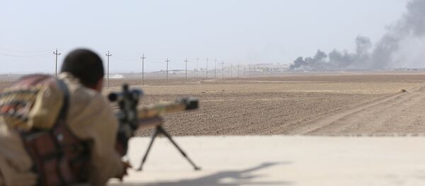 Smoke rises at Islamic State militants' positions southwest of Mosul, Iraq October 31, 2016 - Sputnik International