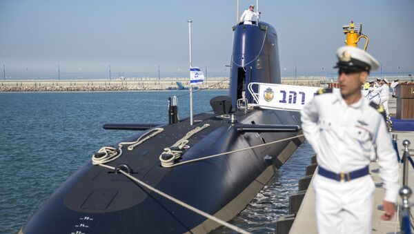 The German-made INS Rahav, the fifth Israeli Navy submarine, arrives at the military port of Haifa on January 12, 2016 - Sputnik International