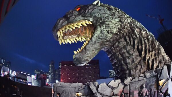 A life-size Godzilla head on a balcony of the eighth floor of Hotel Gracery Shinjuku - Sputnik International