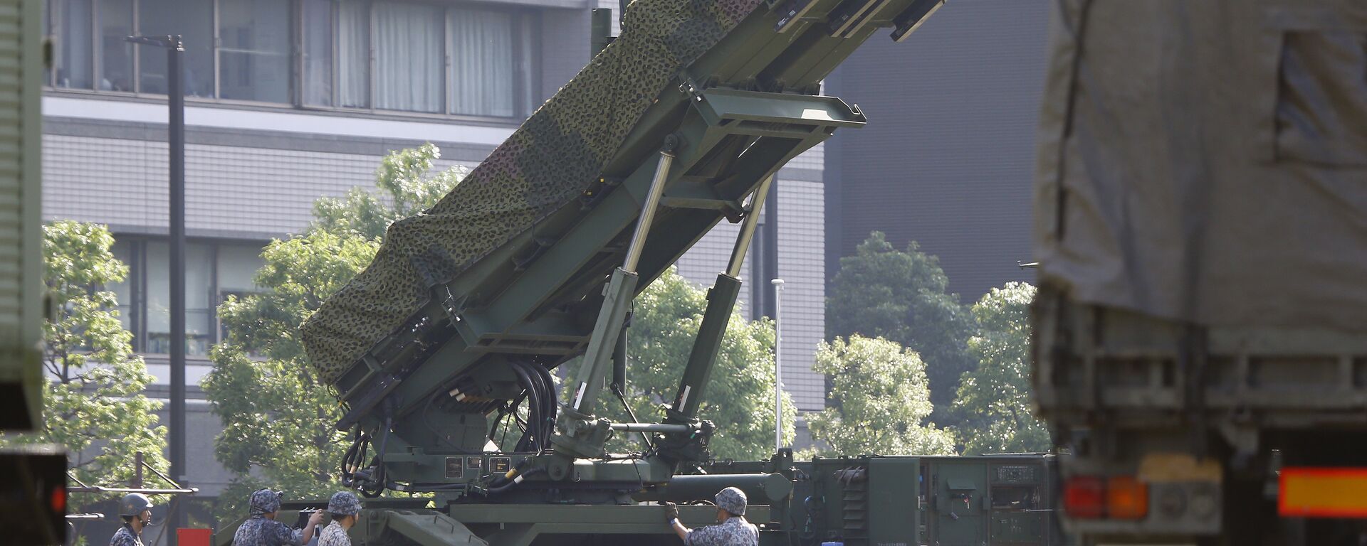 Japan Self-Defense Force members set up a PAC-3 Patriot missile unit deployed ahead of North Korea's planned rocket launch at the Defense Ministry in Tokyo, Tuesday, June 21, 2016 - Sputnik International, 1920, 12.07.2018