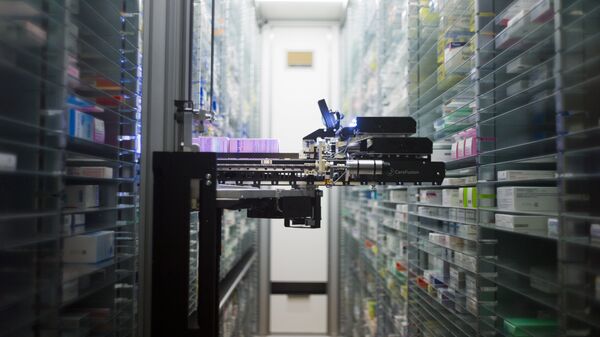 Robot which grabs medicines in the pharmacy. (File) - Sputnik International