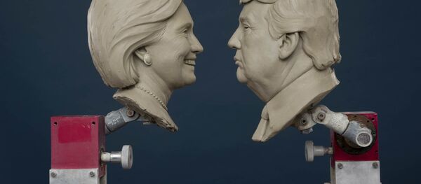 Clay sculptures of Republican and Democratic Presidential Candidates, Donald Trump and Hillary Clinton - Sputnik International
