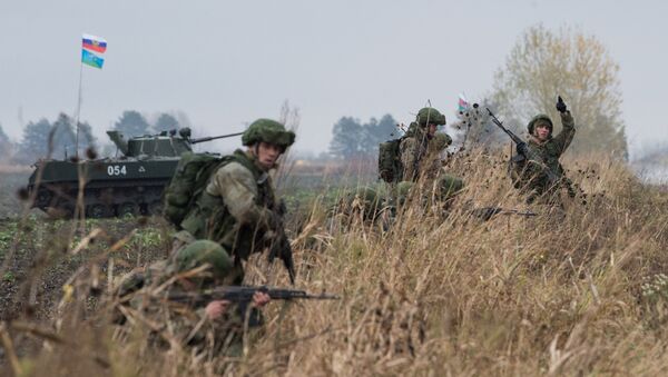 Russian servicemen in Serbia during the Slavic Brotherhood 2016 joint airborne forces exercise of Russia, Serbia and Belarus - Sputnik International