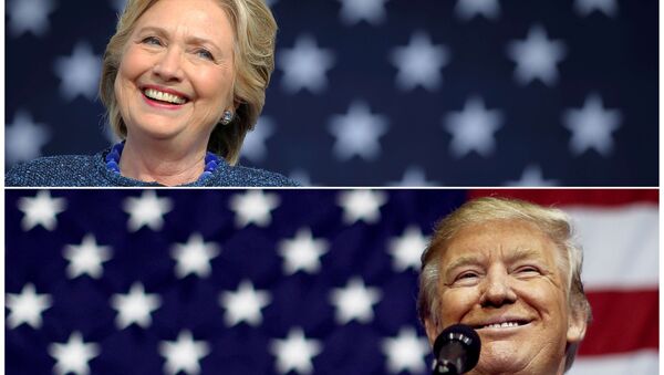 US presidential nominees Hillary Clinton (top) and Donald Trump speak at campaign rallies in Cedar Rapids, Iowa, US October 28, 2016 and Delaware, Ohio October 20, 2016 in a combination of file photos. - Sputnik International