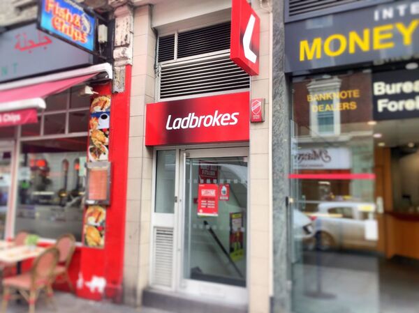 Ladbrokes betting shop in London, UK  - Sputnik International