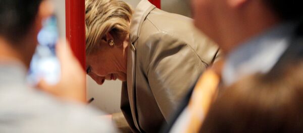 U.S. Democratic presidential nominee Hillary Clinton fills out her ballot at the Douglas Grafflin Elementary School in Chappaqua, New York, U.S. November 8, 2016 U.S. Democratic presidential nominee Hillary Clinton fills out her ballot at the Douglas Grafflin Elementary School in Chappaqua, New York, U.S. November 8, 2016 - Sputnik International