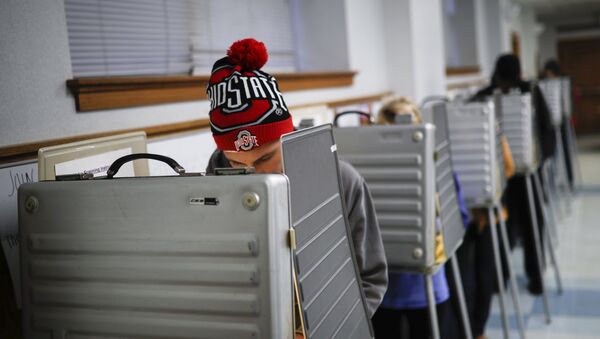Voting booth in Cincinnati, 2016 - Sputnik International