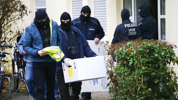 German special police leave a house in Bonn November 15, 2016. - Sputnik International