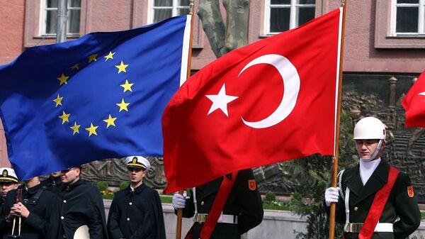 EU and a Turkish flag. (File) - Sputnik International