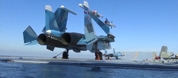 Carrier-based Sukhoi Su-33 jet fighters - Sputnik International
