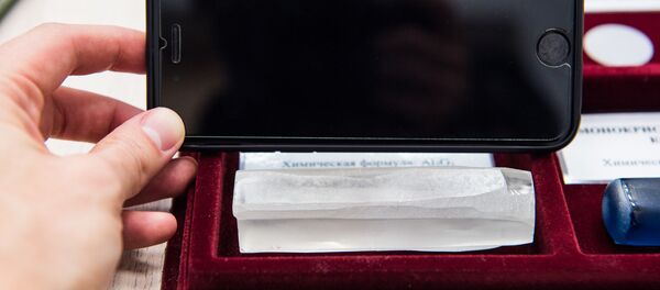 Российские ученые улучшили технологию производства дисплеев для смартфонов Российские ученые улучшили технологию производства дисплеев для смартфонов - Sputnik International