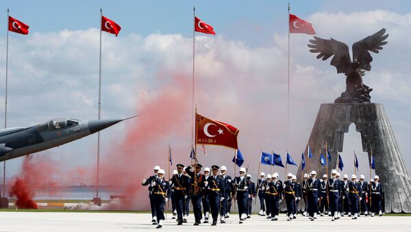 Newly graduated air force cadets march during their graduation ceremony at the Air Force war academy in Istanbul (File) - Sputnik International