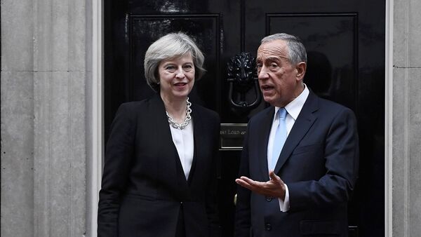 Britain's Prime Minister Theresa May greets Portugal's President Marcelo Rebelo de Sousa at Downing Street in London, Britain November 16, 2016. - Sputnik International