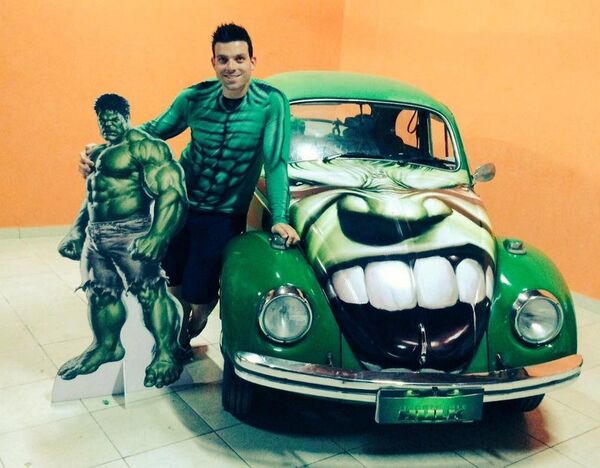 Diego Ribas and his favorite comic book character, the Incredible Hulk Diego Ribas and his favorite comic book character, the Incredible Hulk - Sputnik International
