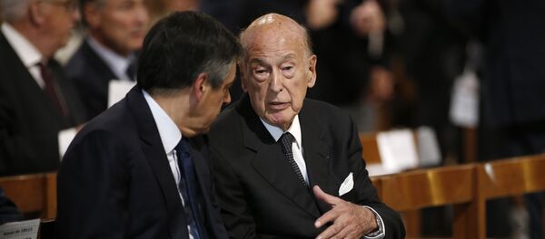 Former French President Valery Giscard d'Estaing (R) - Sputnik International