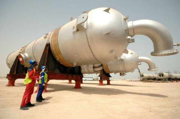  Lifting material at Pearl GTL, Qatar - Sputnik International