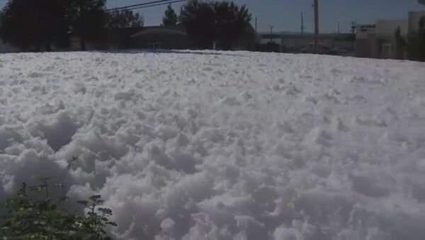 Giant Foam Blob Fills California Streets - Sputnik International
