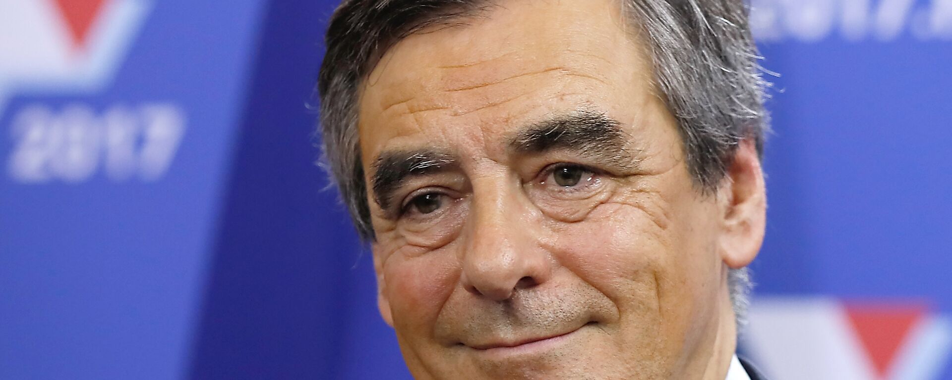 French politician Francois Fillon, member of the conservative Les Republicains political party, delivers a speech at his campaign headquarters after partial results in the first round of the French center-right presidential primary election vote in Paris, France, November 20, 2016.  - Sputnik International, 1920, 29.11.2021