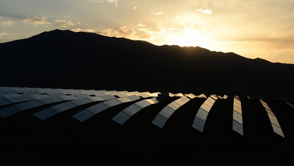 The Kosh-Agach solar power station in the Altai Republic at dawn. - Sputnik International