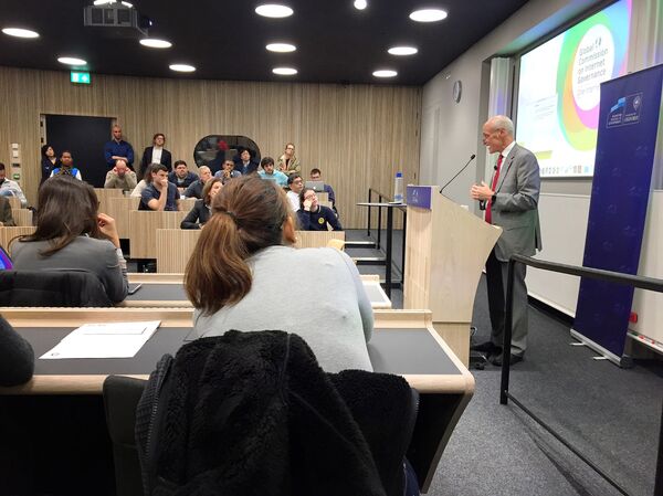 Michael Chertoff speaking at Oxford University Michael Chertoff speaking at Oxford University - Sputnik International