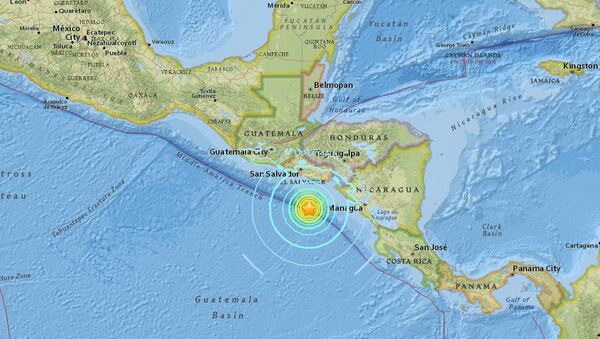 US Geological Survey reports of a 7.2 magnitude earthquake striking 153 kilometers off El Salvador coast. No damages have been reported - Sputnik International