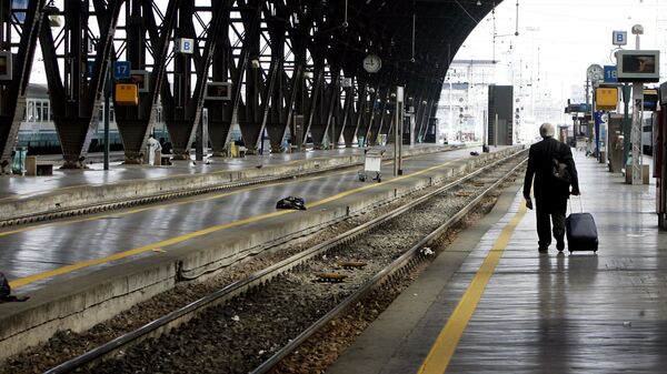 A view of the empty platforms at the main Centrale train station of Milan, Italy (File) - Sputnik International