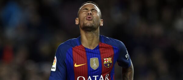Barcelona's Brazilian forward Neymar gestures during the Spanish league football match FC Barcelona vs Malaga CF at the Camp Nou stadium in Barcelona, on November 19, 2016 - Sputnik International