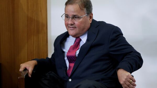 Brazilian minister Geddel Vieira Lima gestures during a meeting with deputies and government leaders of the Chamber of Deputies, in his office at the Planalto Palace in Brasilia, Brazil, November 22, 2016 - Sputnik International