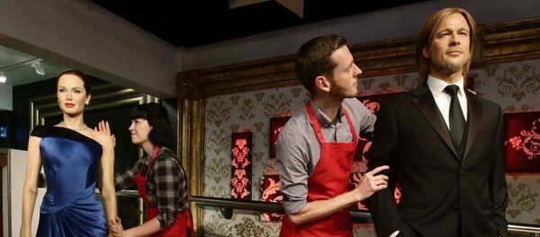 Madame Tussauds müzesi, Angeline Jolie ve Brad Pitt'in balmumu heykellerini ayırdı - Sputnik International