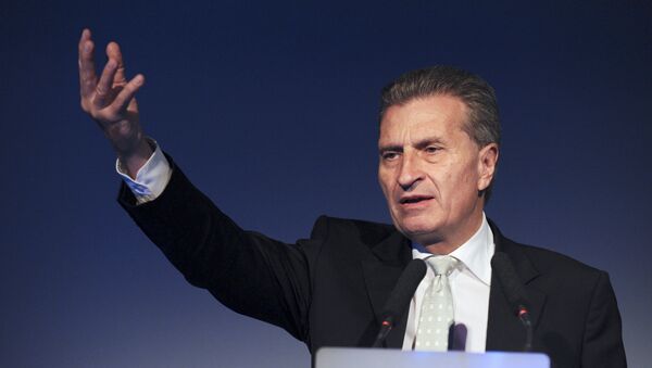 European Commissioner for Digital Economy and Society Gunther Oettinger addresses the opening of French employers' association Medef's Universite du Numerique at the Medef headquarters in Paris on June 10, 2015. - Sputnik International