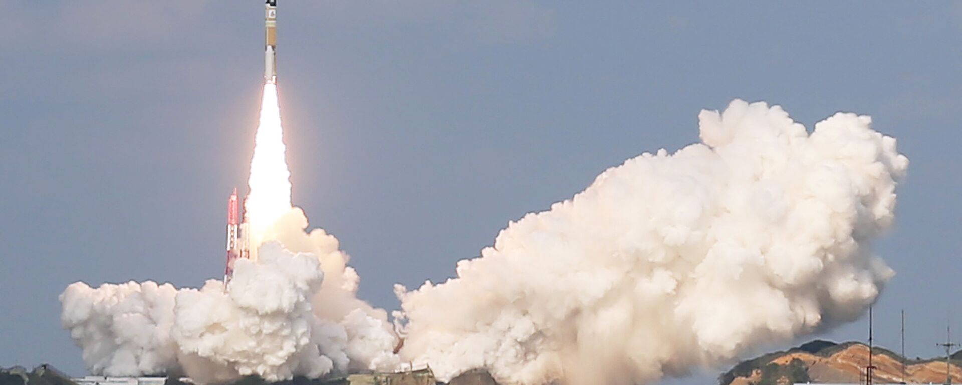 Japan's H-2A rocket, carrying a Himawari-9 weather satellite, is launched at the Tanegashima Space Center in Tanegashima Island in Kagoshima Prefecture on November 2, 2016 - Sputnik International, 1920, 28.11.2022