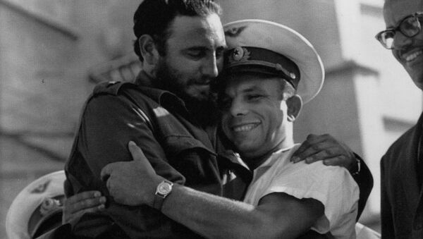 Fidel Castro meets cosmonaut Yuri Gagarin - Sputnik International