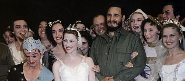 Prime Minister of the Revolutionary Government of the Republic of Cuba Fidel Castro and soloist of the Bolshoi Theater ballet Maya Plisetskaya after the ballet Swan Lake. - Sputnik International