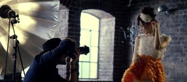 Haruka Fukuhara Japanese Actress Presents Dress Made of Vegetable Slices - Sputnik International