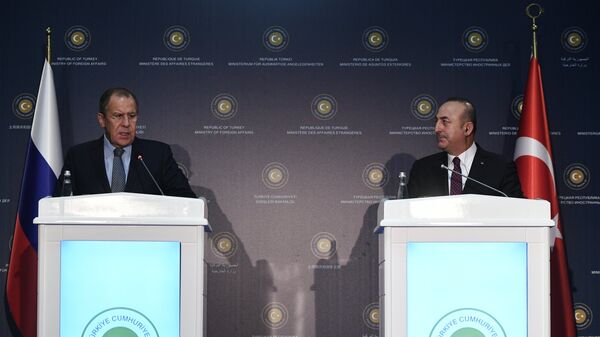 Russian Foreign Minister Sergei Lavrov, left, and Turkish Foreign Minister Mevlut Cavusoglu at a news conference following a meeting in Turkey - Sputnik International