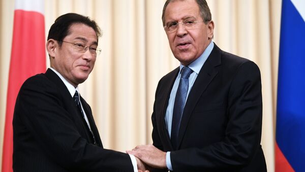 Russian Foreign Minister Lavrov meets with Japanese counterpart Kishida - Sputnik International