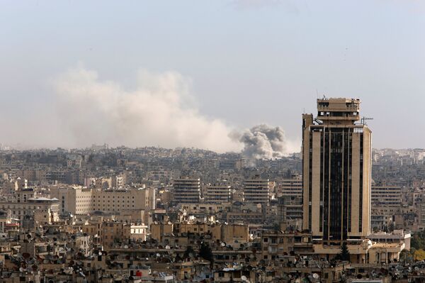A general view shows rising smoke after strikes on Aleppo city, Syria December 3, 2016 A general view shows rising smoke after strikes on Aleppo city, Syria December 3, 2016 - Sputnik International