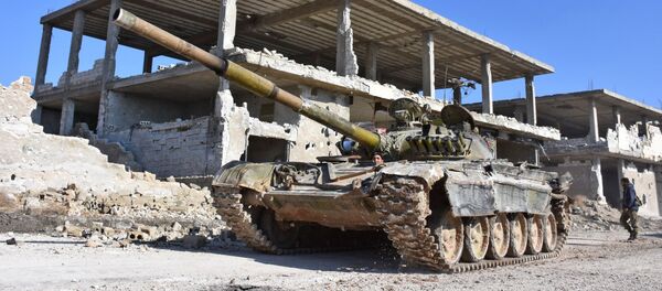 Syrian pro-government forces advance in the Myessar district in eastern Aleppo in an ongoing operation to recapture all of the battered second city, on December 4, 2016 Syrian pro-government forces advance in the Myessar district in eastern Aleppo in an ongoing operation to recapture all of the battered second city, on December 4, 2016 - Sputnik International