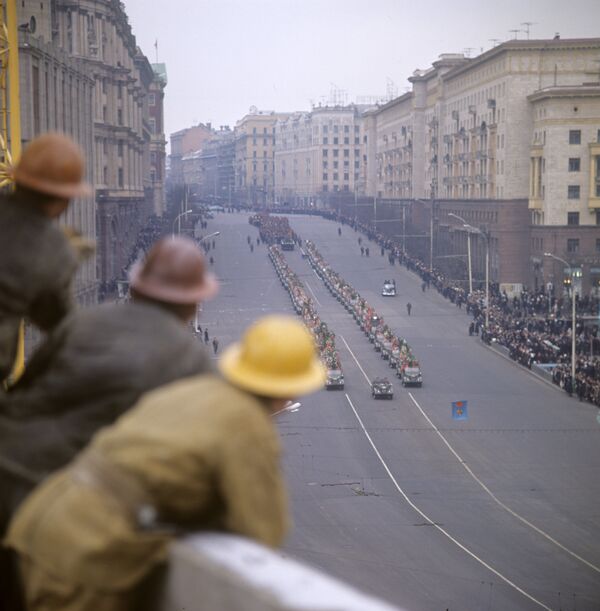 Reinterment ceremony of the Unknown Soldier's remains. Funerary motorcade. - Sputnik International