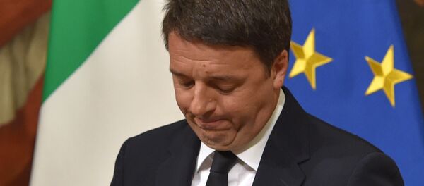 Italy's Prime Minister Matteo Renzi announces his resignation during a press conference at the Palazzo Chigi following the results of the vote for a referendum on constitutional reforms, on December 5, 2016 in Rome. Italy's Prime Minister Matteo Renzi announces his resignation during a press conference at the Palazzo Chigi following the results of the vote for a referendum on constitutional reforms, on December 5, 2016 in Rome. - Sputnik International
