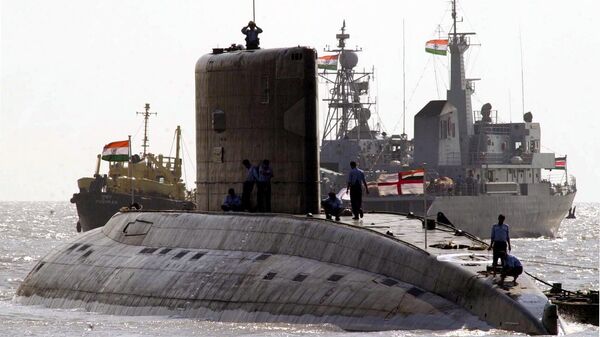 A Indian kilo class submarine is anchored off the shore of the Gateway of India (File) - Sputnik International