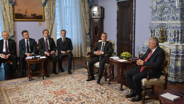 Russian Prime Minister Dmitry Medvedev meets with Turkish Prime Minister Binali Yildirim - Sputnik International
