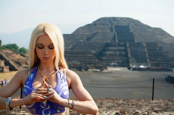 Valeria Lukyanova Valeria Lukyanova - Sputnik International