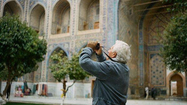 A French tourist in the Uzbek city of Samarkand. file photo - Sputnik International