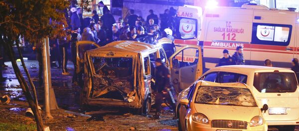 Police arrive at the site of an explosion in central Istanbul, Turkey, December 10, 2016 Police arrive at the site of an explosion in central Istanbul, Turkey, December 10, 2016 - Sputnik International