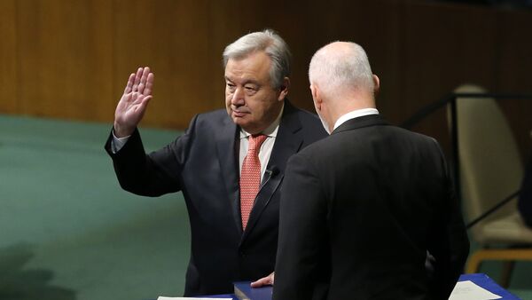 Antonio Guterres (L) is sworn in as UN secretary general during the Oath of office of the Secretary-General December 12, 2016 at the United Nations in New York - Sputnik International