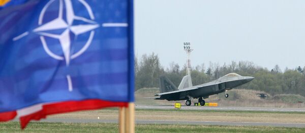 A US Air Force F-22 Raptor fighter aircraft takes off at the Air Base of the Lithuanian Armed Forces in Šiauliai, Lithuania, on April 27, 2016 A US Air Force F-22 Raptor fighter aircraft takes off at the Air Base of the Lithuanian Armed Forces in Šiauliai, Lithuania, on April 27, 2016 - Sputnik International