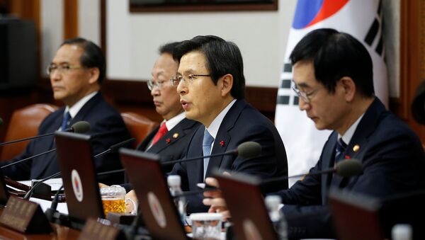 South Korean Prime Minister and the acting President Hwang Kyo-ahn speaks during a cabinet meeting at the Goverment Complex in Seoul, South Korea, December 9, 2016 - Sputnik International
