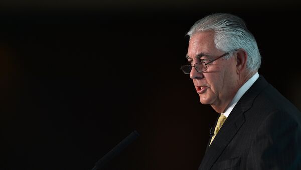 Chairman and CEO of US oil and gas corporation ExxonMobil, Rex Tillerson, speaks during the 2015 Oil and Money conference in central London on October 7, 2015 - Sputnik International